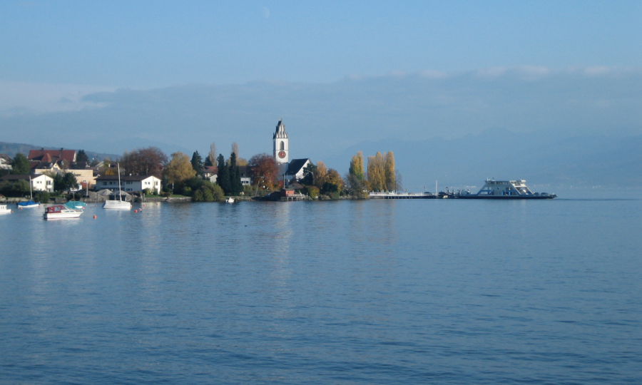 Vue sur l'Église réformée de Meilen (ZH)