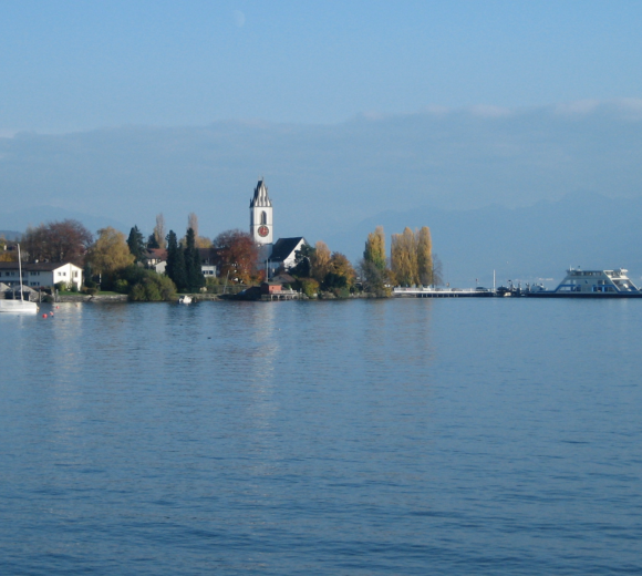 Vue sur l'Église réformée de Meilen (ZH)